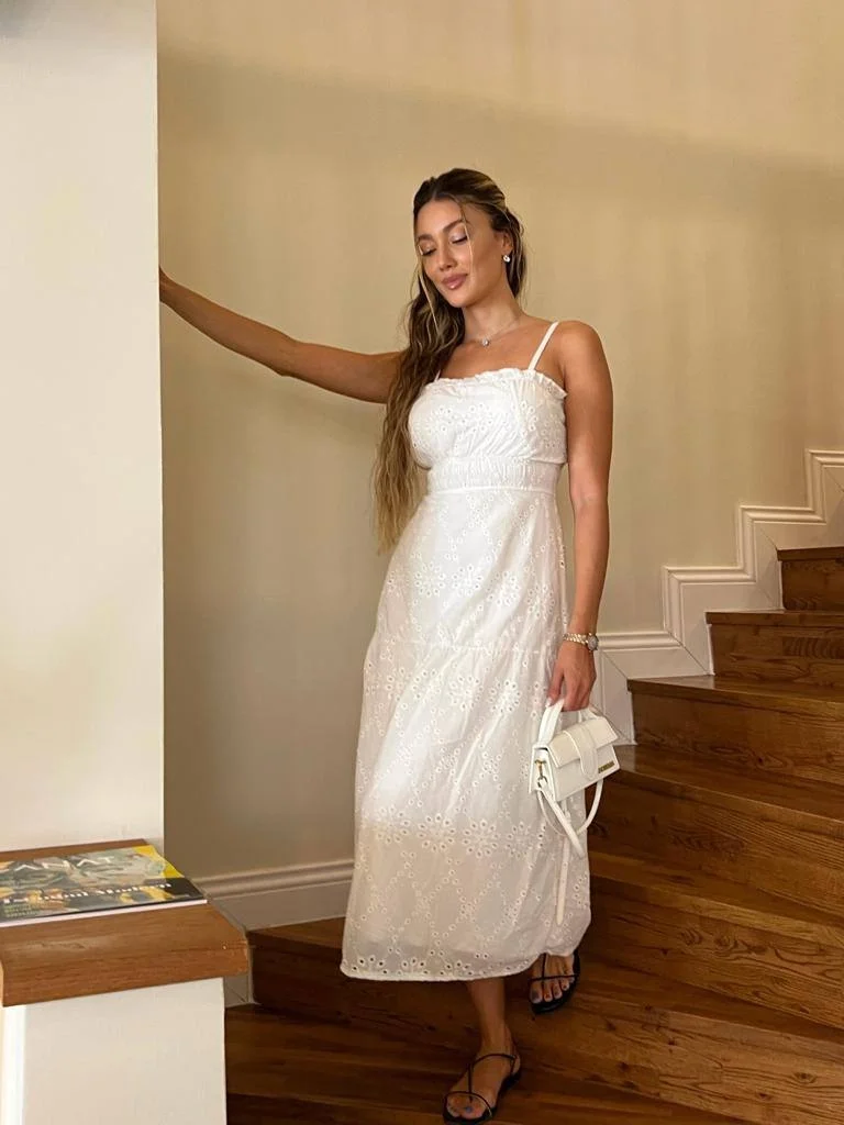 ASKILI DANTELLİ BEYAZ ELBİSE