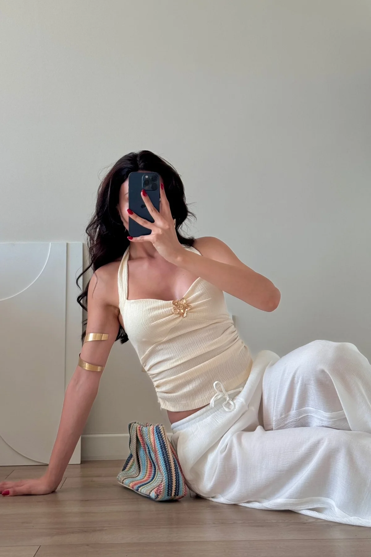 Ekru Broşlu Büzgülü Mini Büstiyer