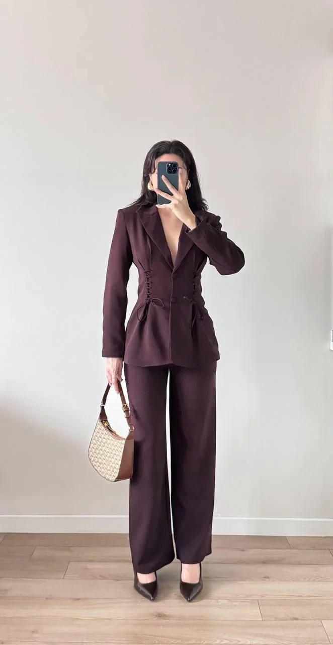 Kahverengi Bel ve Sırt Korse Görünümlü Pantolon Ceket İkili Takım