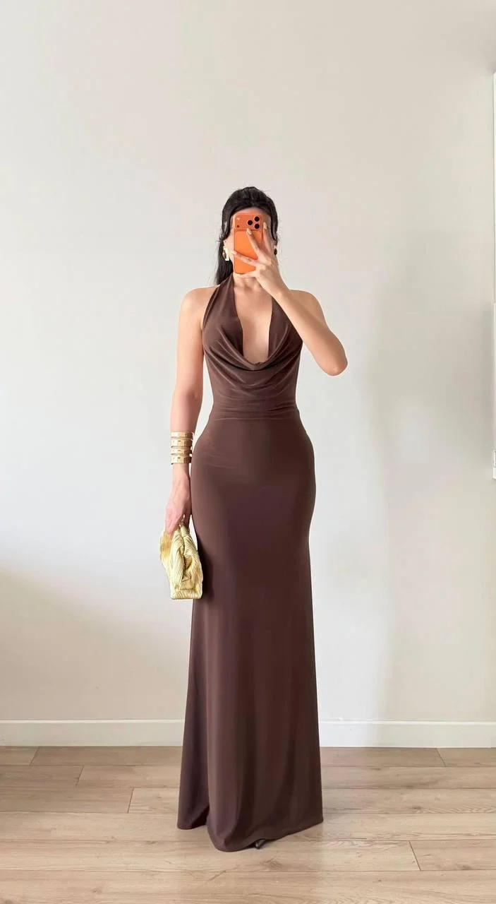 Kahverengi Degaje Yaka Sırt Dekolteli Maxi Elbise