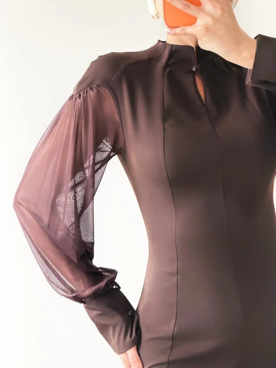 Kahverengi Dik Yaka Midi Volanlı Elbise