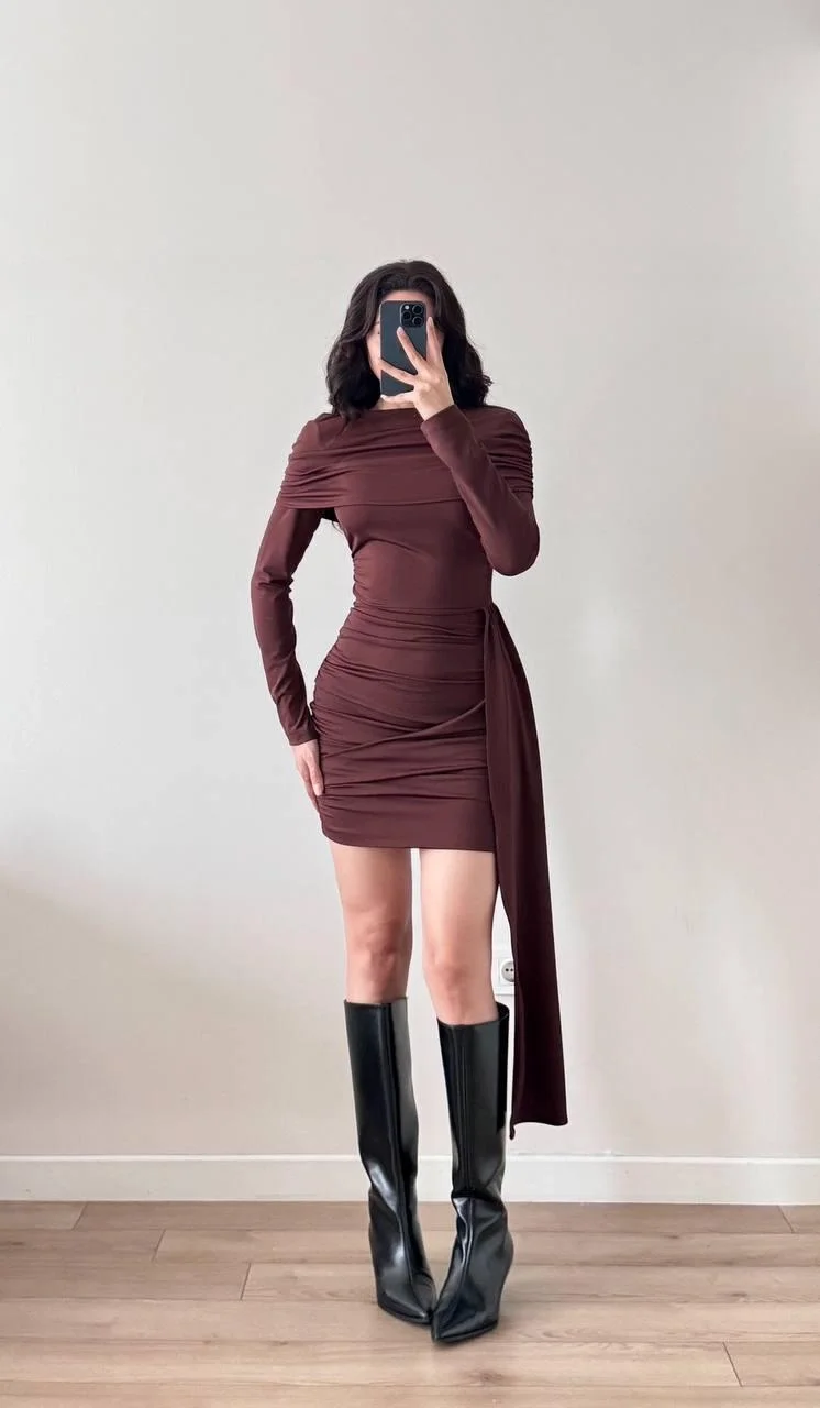 Kahverengi Drapeli Uzun Kollu Mini Kuyruklu Elbise