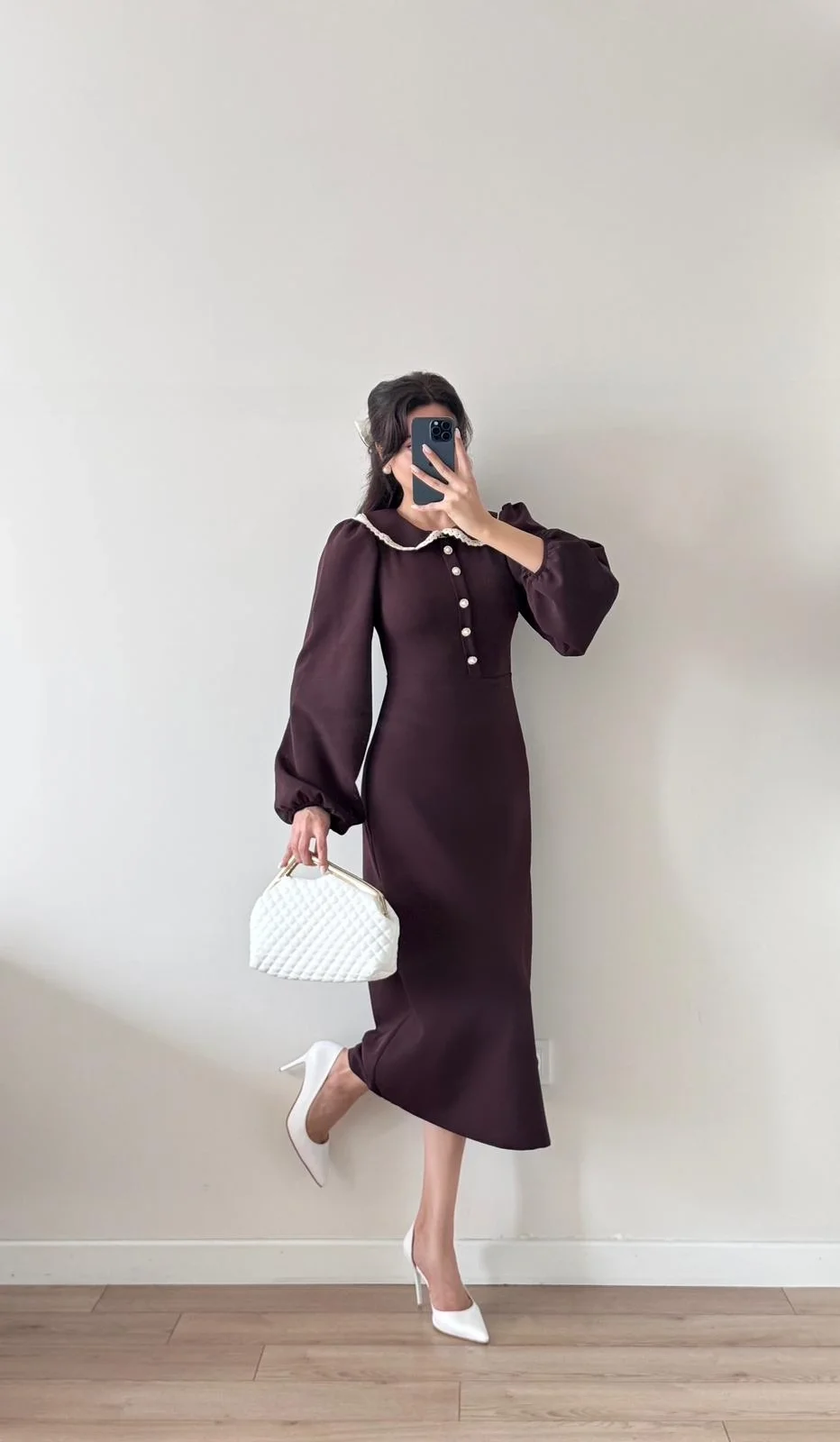 Kahverengi Uzun Kollu Bebe Yaka Midi Elbise