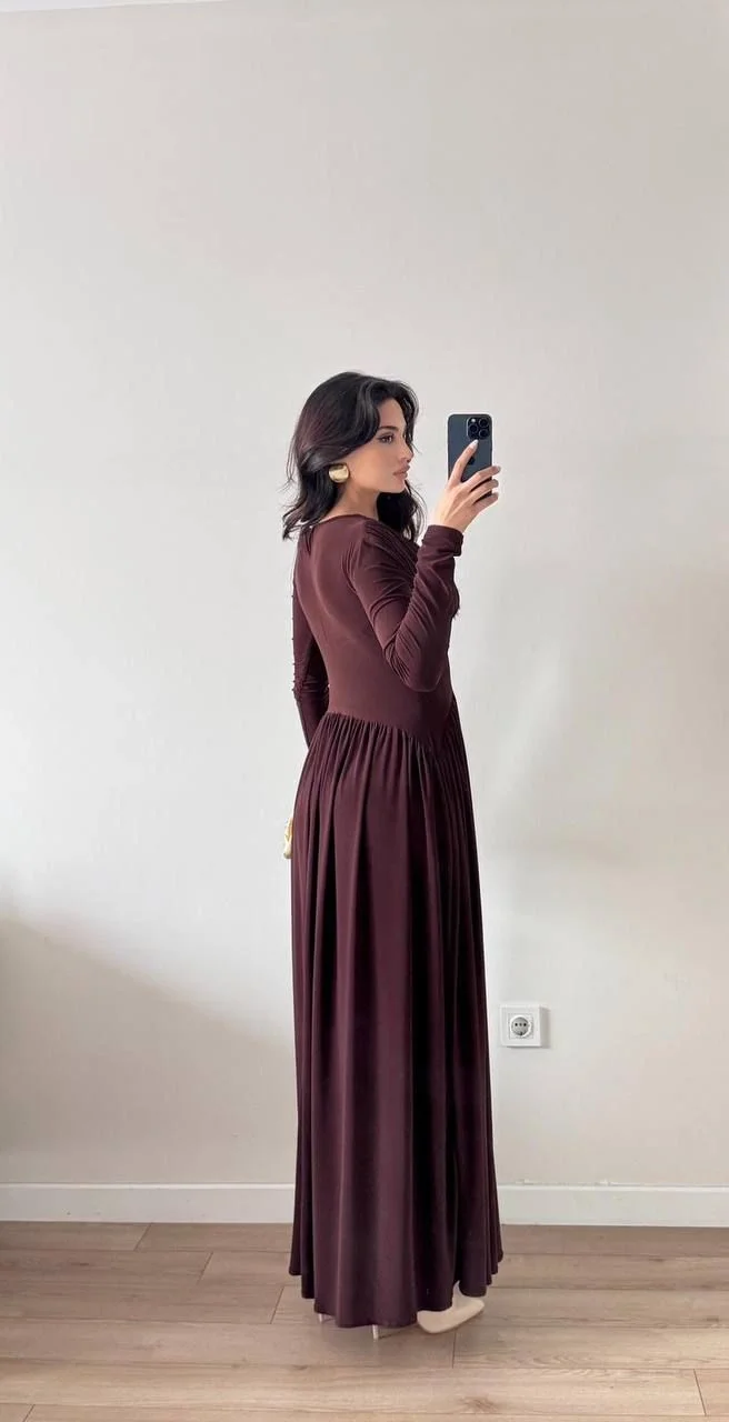 Kahverengi V Yaka Eteği Büzgülü Dökümlü Maxi Elbise