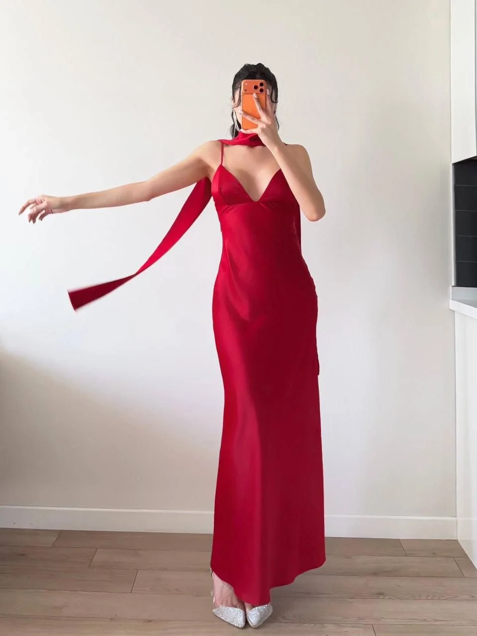 Kırmızı Saten Şallı Midi Elbise