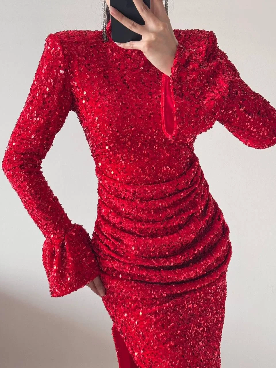 Kırmızı Yırtmaçlı Pul Payet Maxi Elbise