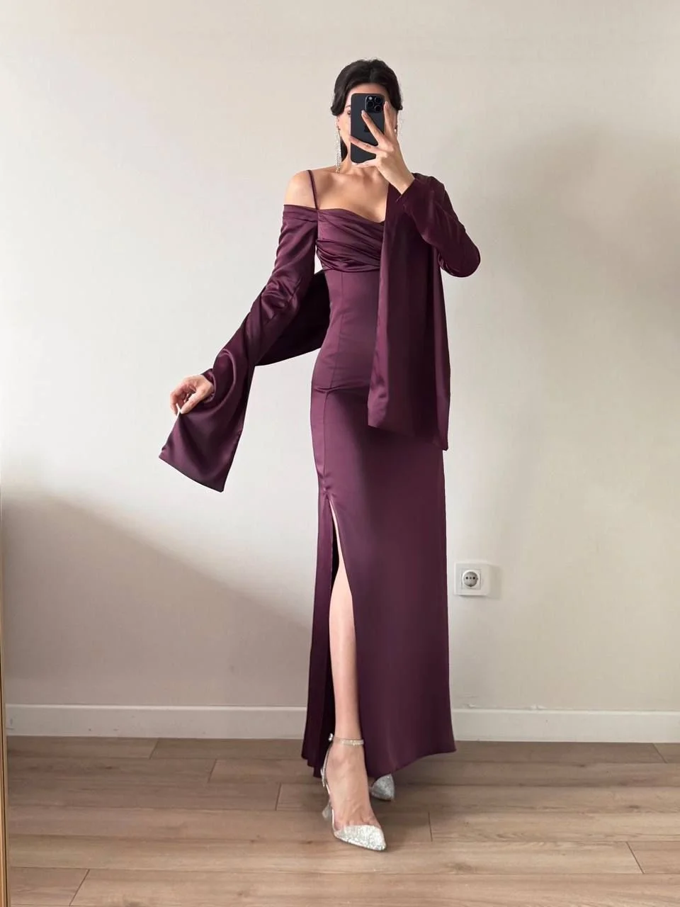 Mor Saten Askılı Şallı Yırtmaçlı Maxi Elbise