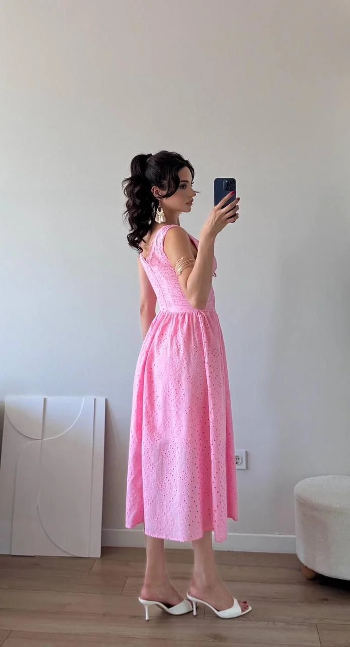 Pembe Brodeli Şerit Dantelli Midi Elbise