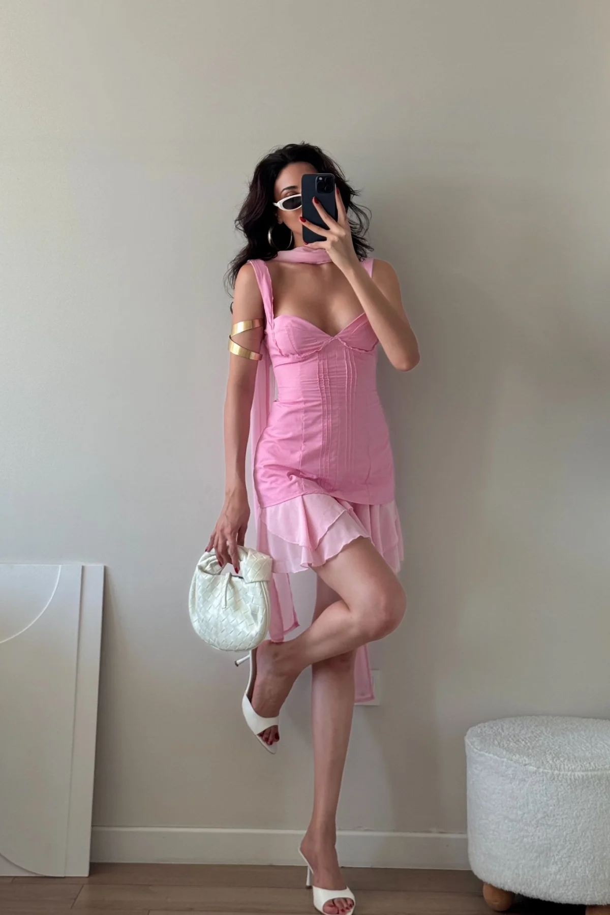 PEMBE FULARLI NERVÜRLÜ ŞİFON MİNİ ELBİSE