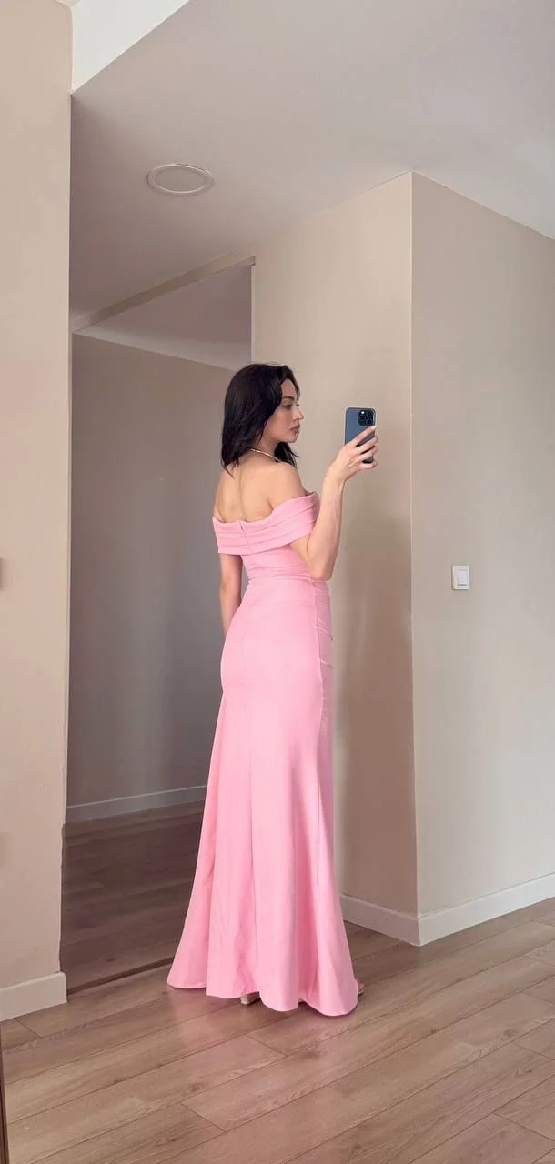 Pembe Madanno Yaka Yırtmaçlı Maxi Elbise