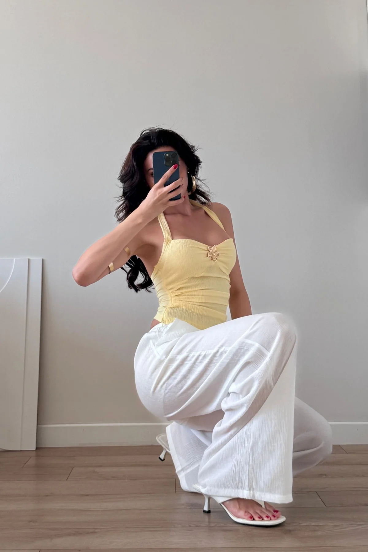 Sarı Broşlu Büzgülü Mini Büstiyer