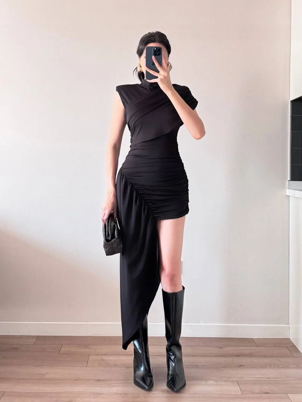 Siyah Asimetrik Detaylı Mini Drapeli Elbise