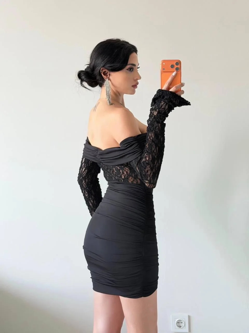 Siyah Dantelli Bel Ve Göğüs Drapeli Mini Elbise