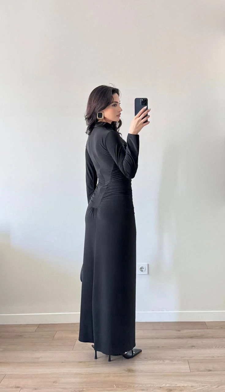 Siyah Dik Yaka Düğmeli Büzgülü Maxi Elbise