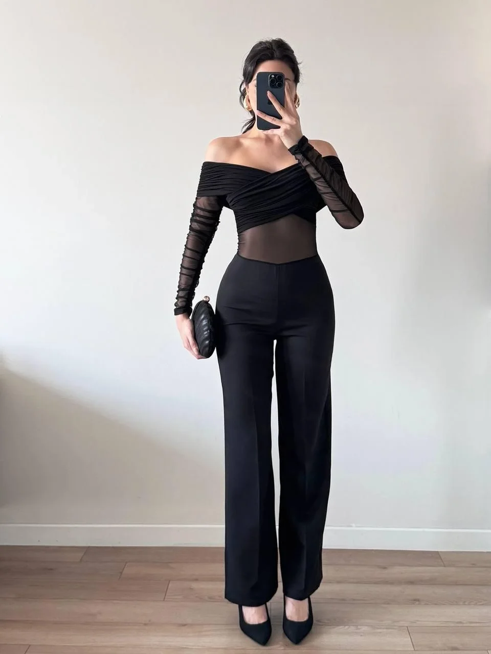 Siyah Kol Büzgülü Tül Detaylı Tulum