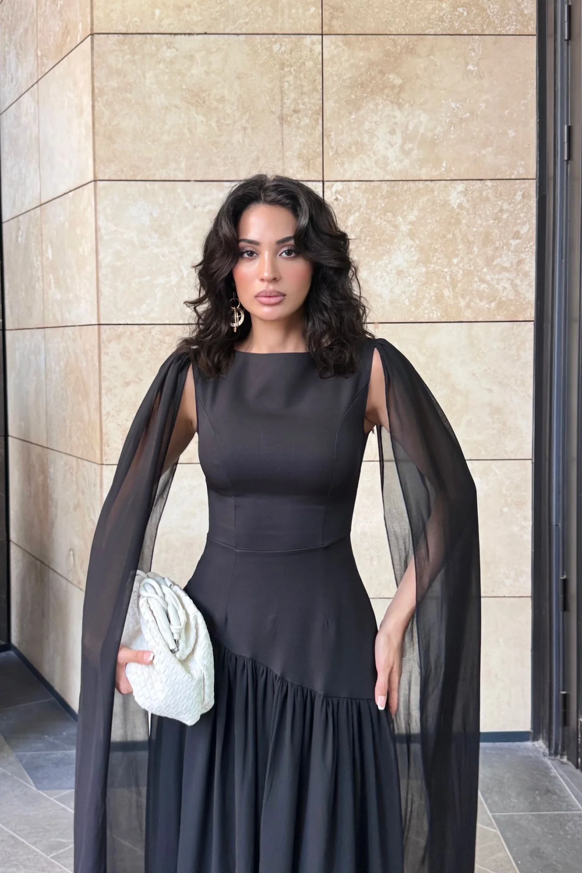 Siyah Maxi Pelerinli Elbise