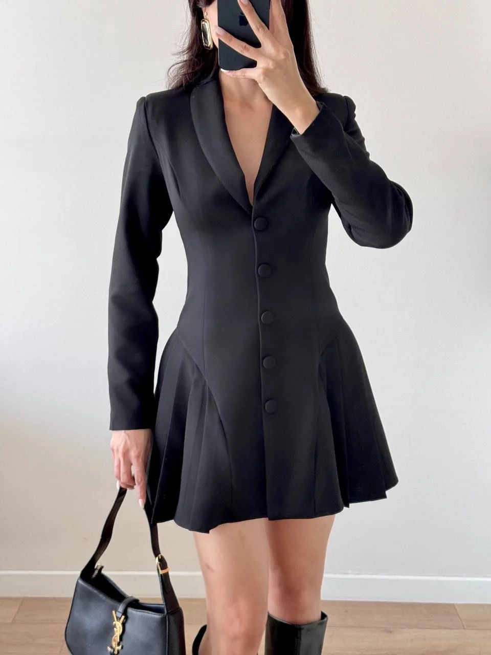 Siyah Pileli Kaplama Düğmeli Ceket Elbise