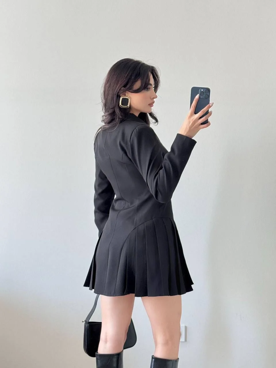 Siyah Pileli Kaplama Düğmeli Ceket Elbise