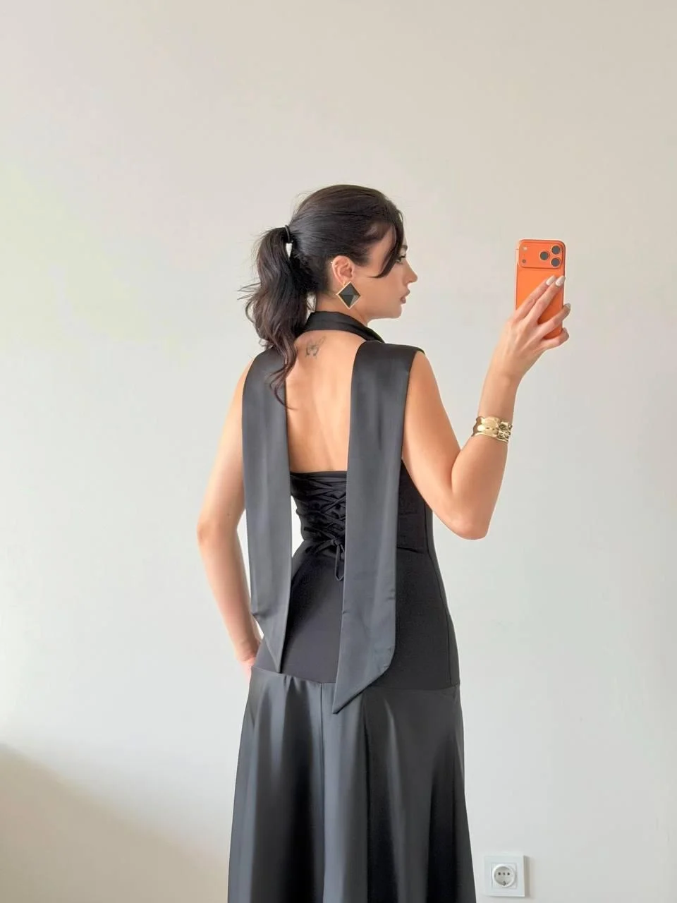 Siyah Saten Straplez Şallı Maxi Elbise