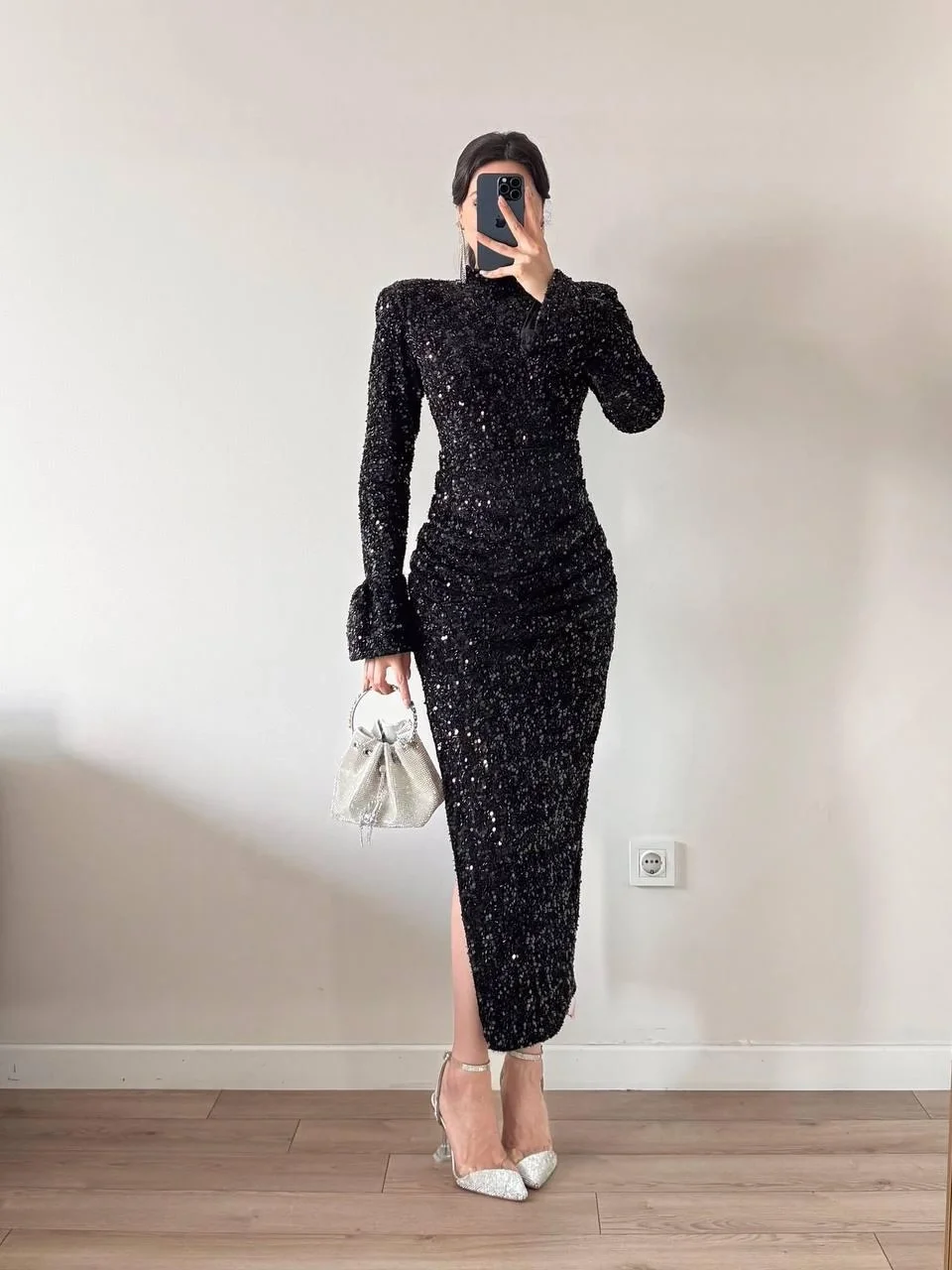 Siyah Yırtmaçlı Pul Payet Maxi Elbise