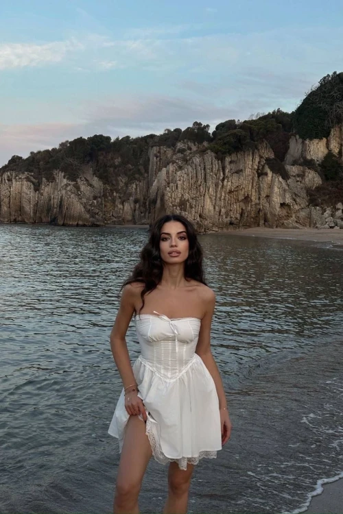 Beyaz Straplez Dantelli Mini Elbise