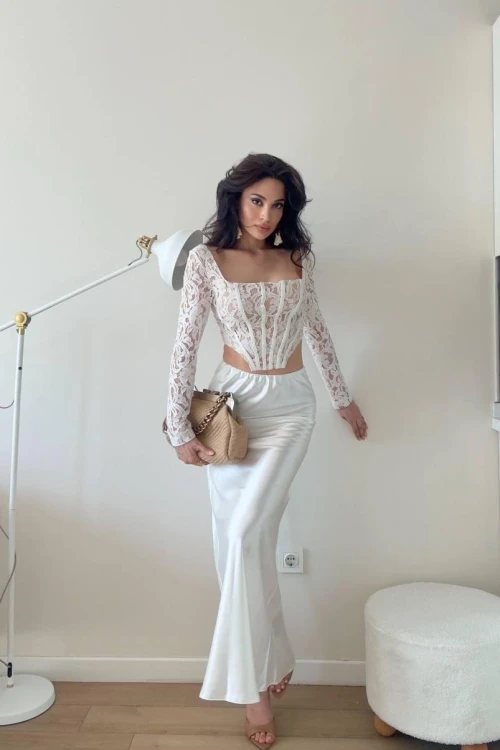 Beyaz Uzun Kollu Dantelli Büstiyer