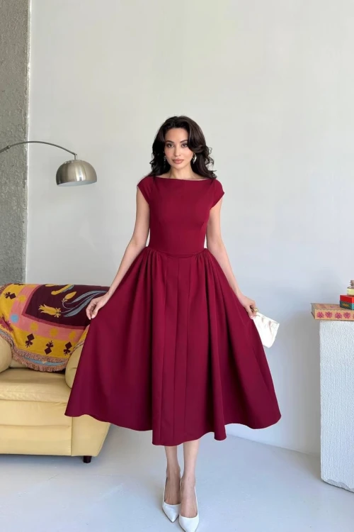 Bordo Beli Büzgülü Sırt Detaylı Midi Elbise