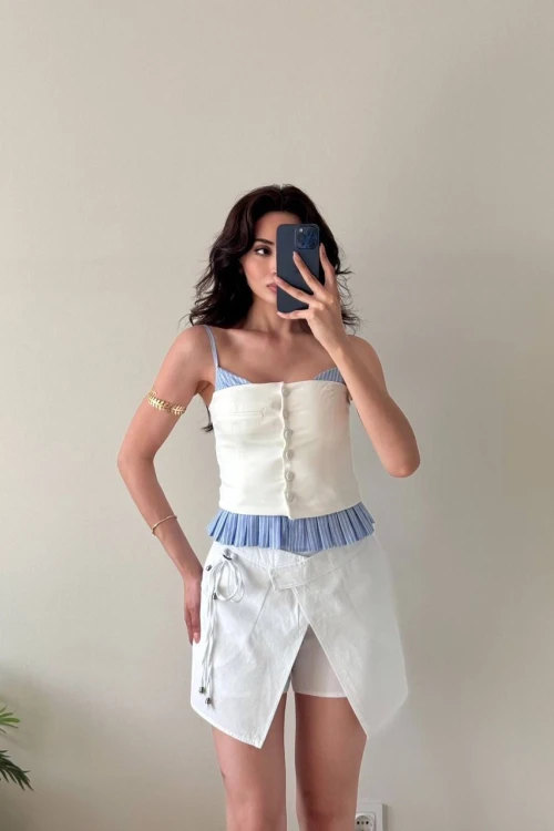 Çizgili Beyaz Askılı Düğmeli Büstiyer