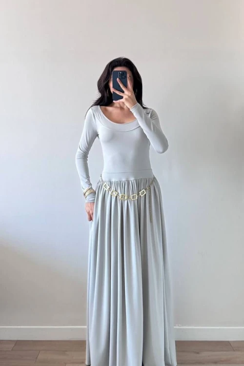 Gri Bel Büzgülü Sırt Fiyonk Bağlamalı Maxi Elbise