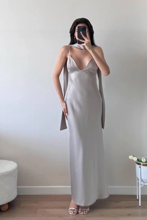 Gri Saten Şallı Midi Elbise