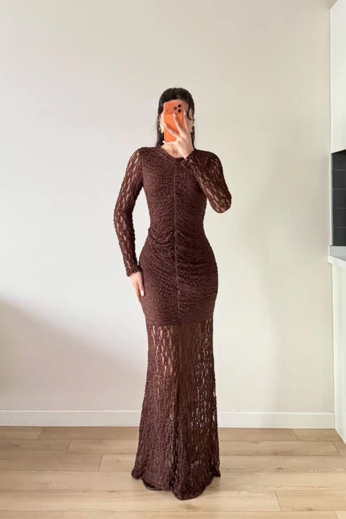 Kahverengi Dantelli Drapeli Maxi Astarlı Elbise