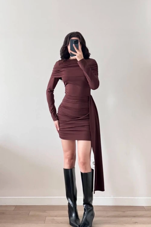 Kahverengi Drapeli Uzun Kollu Mini Kuyruklu Elbise