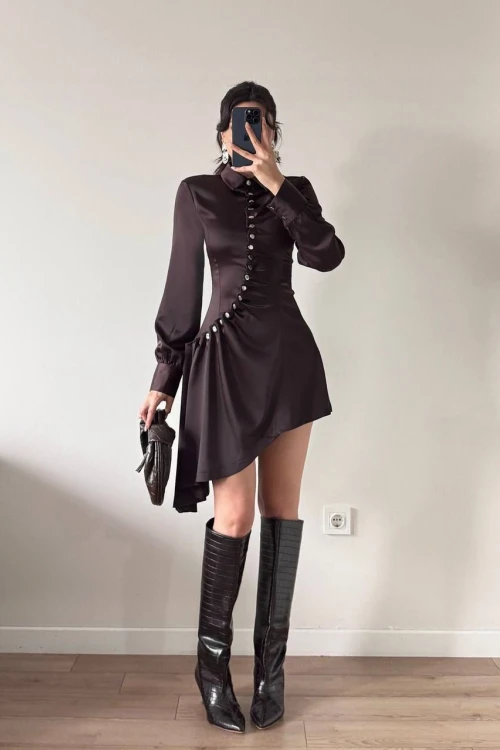 Kahverengi Saten Mini Çıtçıtlı Pileli Elbise