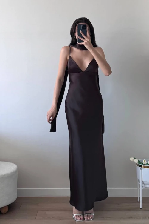 Kahverengi Saten Şallı Midi Elbise