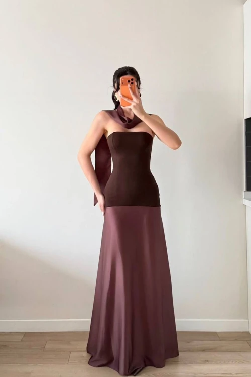 Kahverengi Saten Straplez Şallı Maxi Elbise