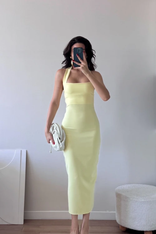SARI YIRTMAÇLI MİDİ KALEM ELBİSE