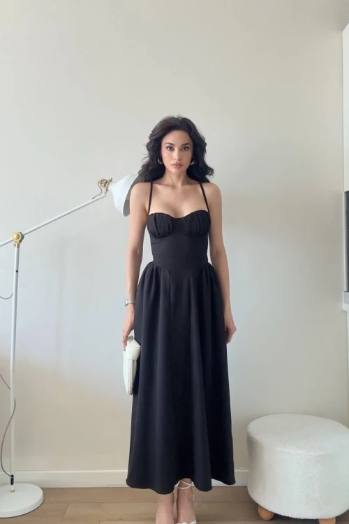Siyah Askılı Gloplu Maxi Elbise