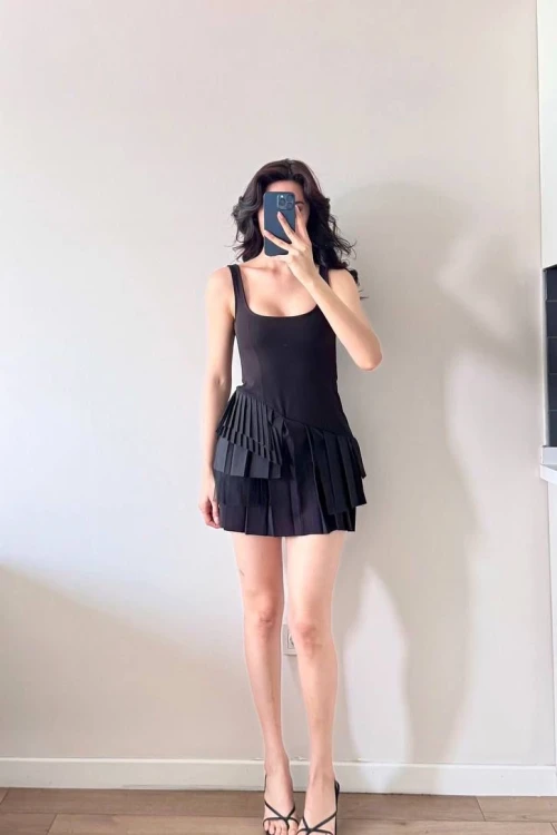 Siyah Eteği Tüllü Şortlu Piliseli Mini Elbise