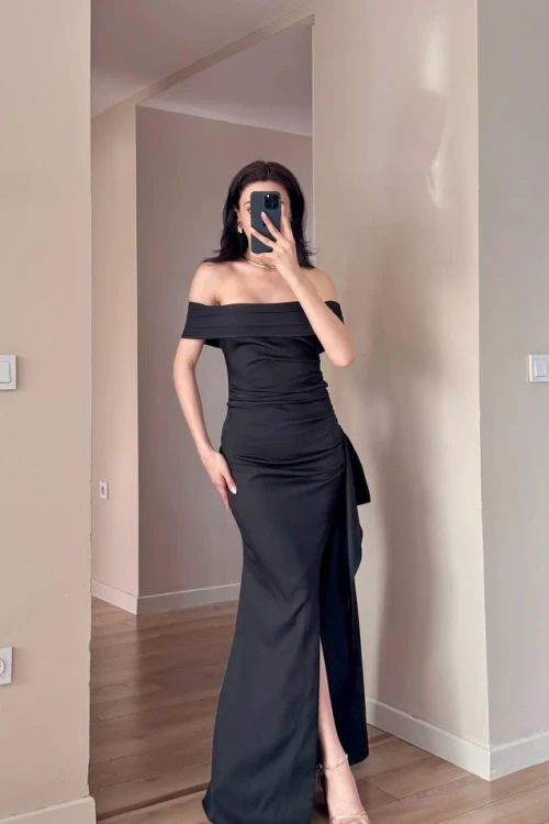 Siyah Madanno Yaka Yırtmaçlı Maxi Elbise