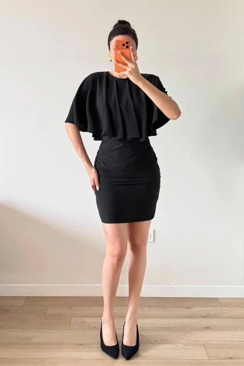 Siyah Pelerinli Mini Elbise