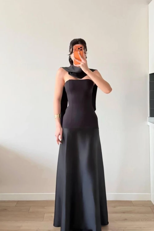 Siyah Saten Straplez Şallı Maxi Elbise