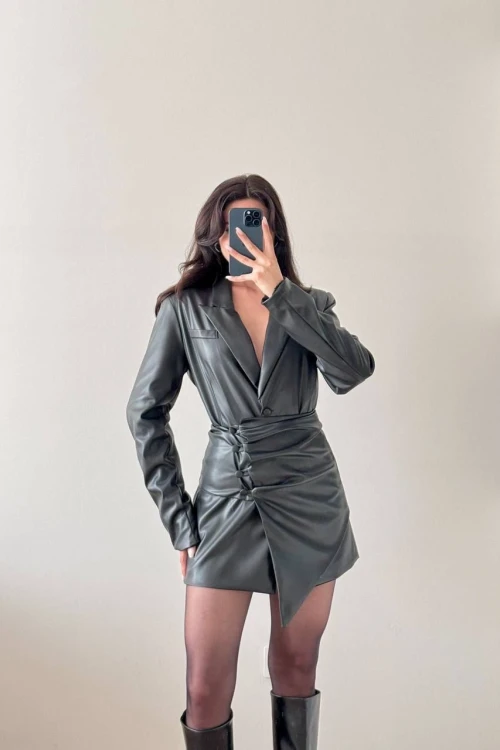 Siyah Seyyar Bağlamalı Düğmeli Deri Ceket