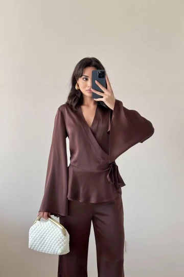 Kahverengi Kruvaze Yaka Saten İkili Takım