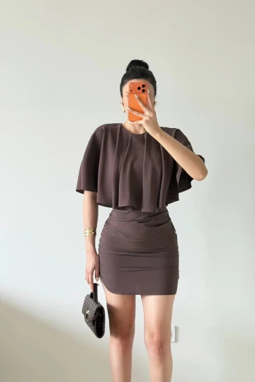 Kahverengi Pelerinli Mini Elbise