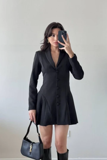 Siyah Pileli Kaplama Düğmeli Ceket Elbise